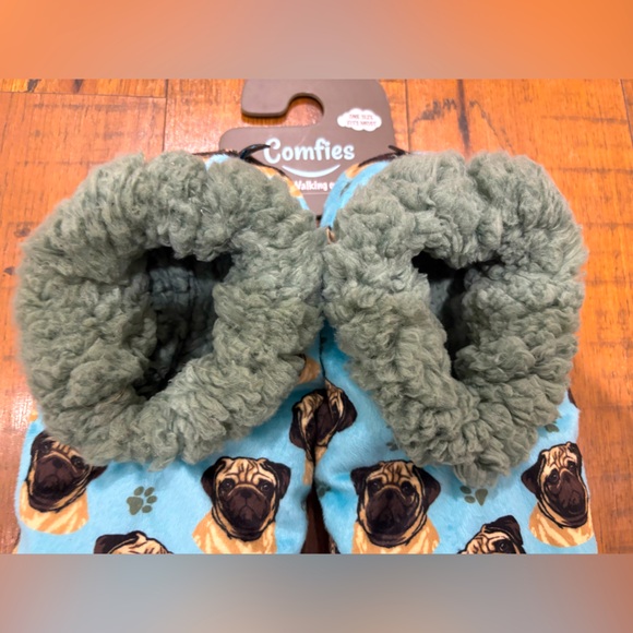 NWT Comfies Sherpa Pug Dog Paw Print Slippers, Blue and Tan, One Size - Picture 3 of 6